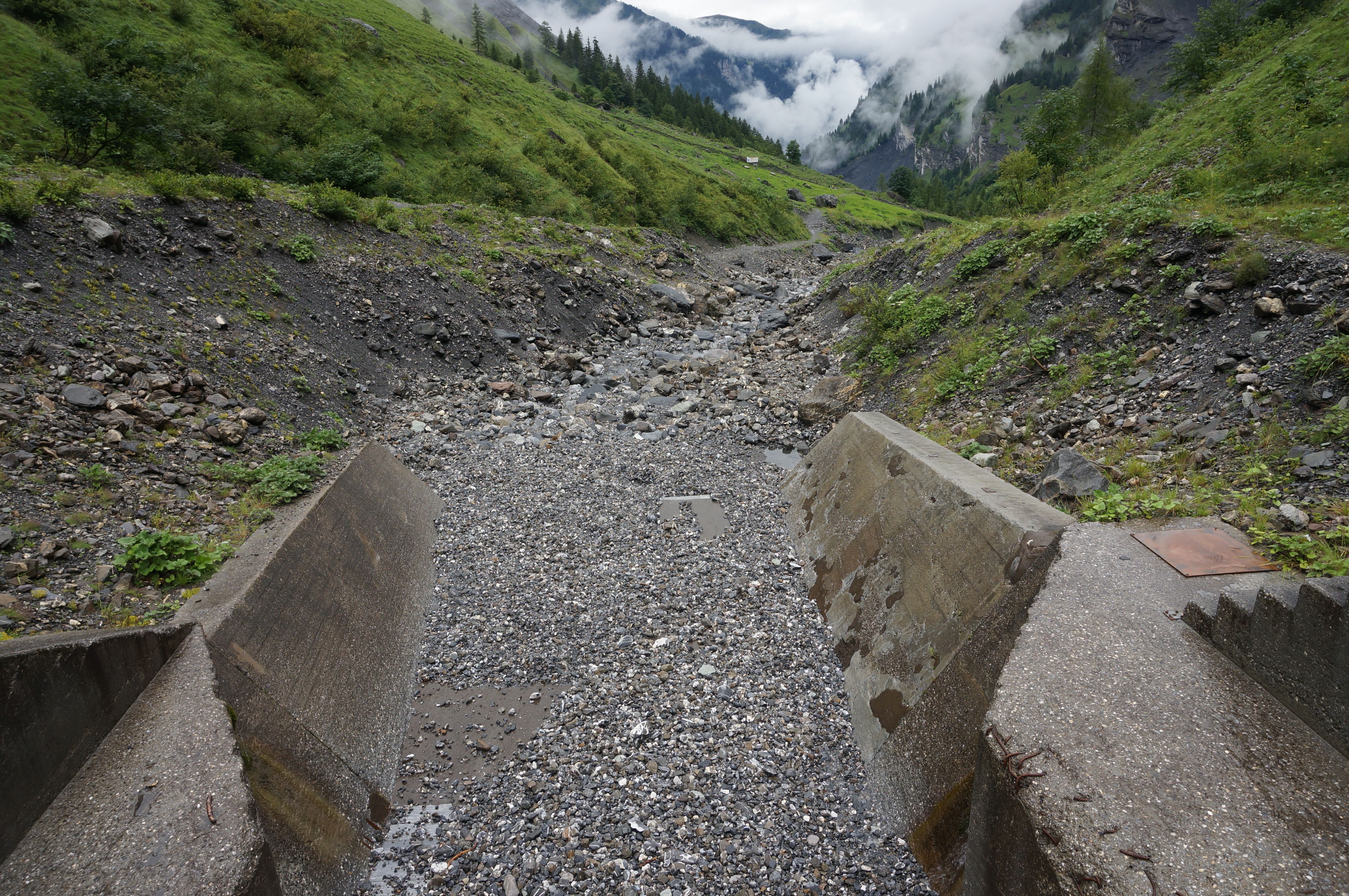 Der Gufelbach im Weisstannental (SG) nach der Ableitung zur Wasserkraftnutzung.