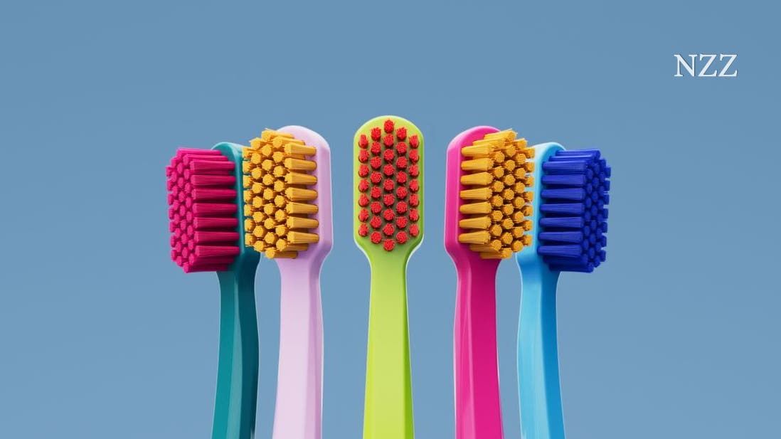 Der Schweizer Zahnbürstenhersteller Curaden kämpft gegen Riesen wie Colgate