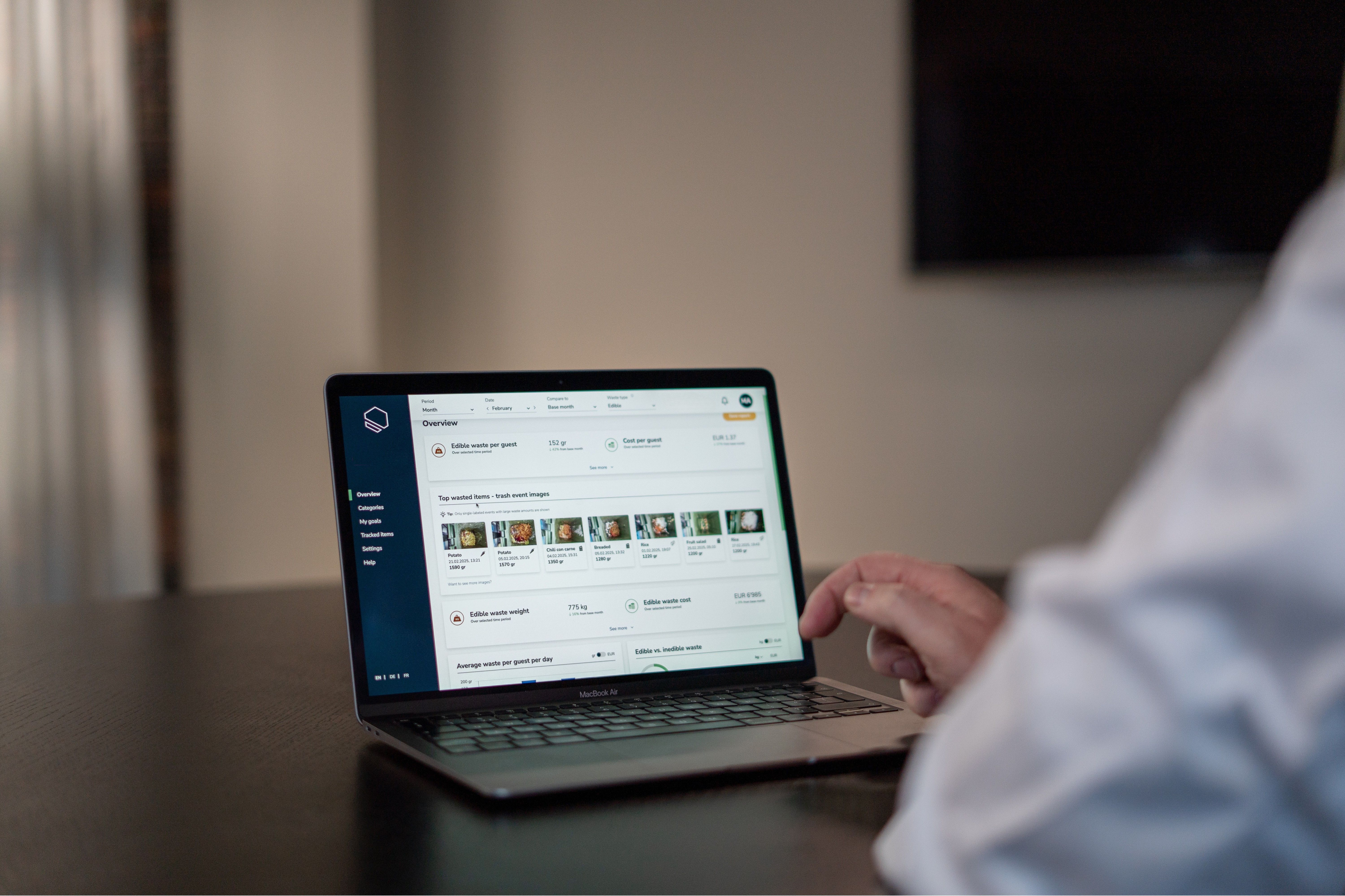 Im Dashboard von Kitro werden die Abfallmengen detailliert aufgeschlüsselt und als Grundlage für gezielte Massnahmen ausgewertet.