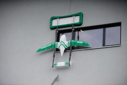 I droni della start-up Jedsy trasportano campioni di laboratorio.