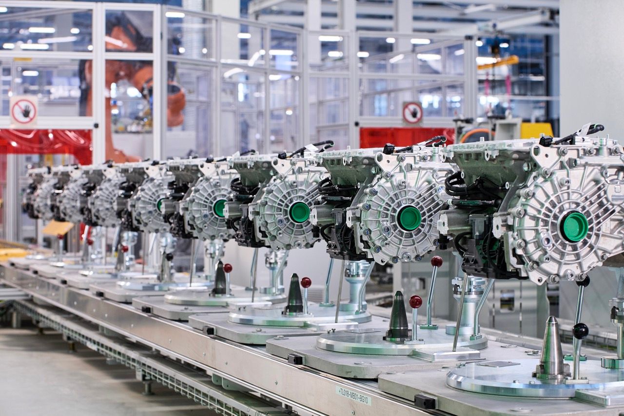 Le auto elettriche sono davvero più sostenibili o sono solo un pretesto per ripulirsi la coscienza?