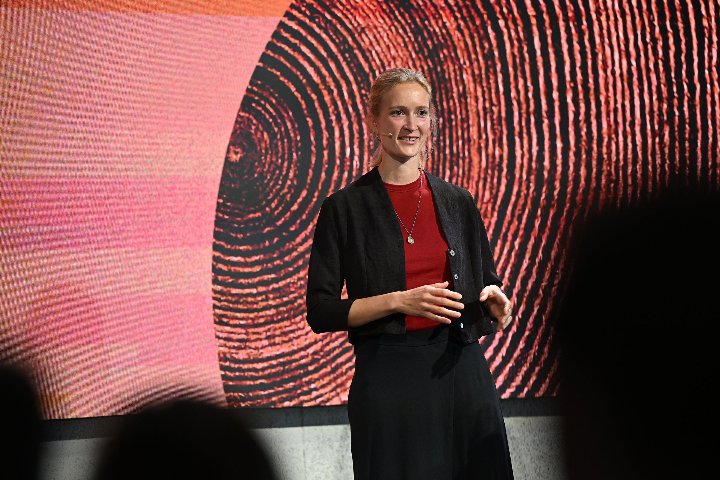 Antonia Stalder, Managing Director of Prozirkula, presented practical approaches for closed material cycles.