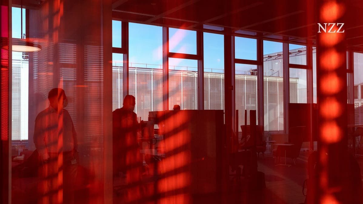 Ab 55 Jahren ist man auf dem Arbeitsmarkt unerwünscht: Das ist die Erfahrung einer arbeitslosen Managerin und ihrer Personalberaterin