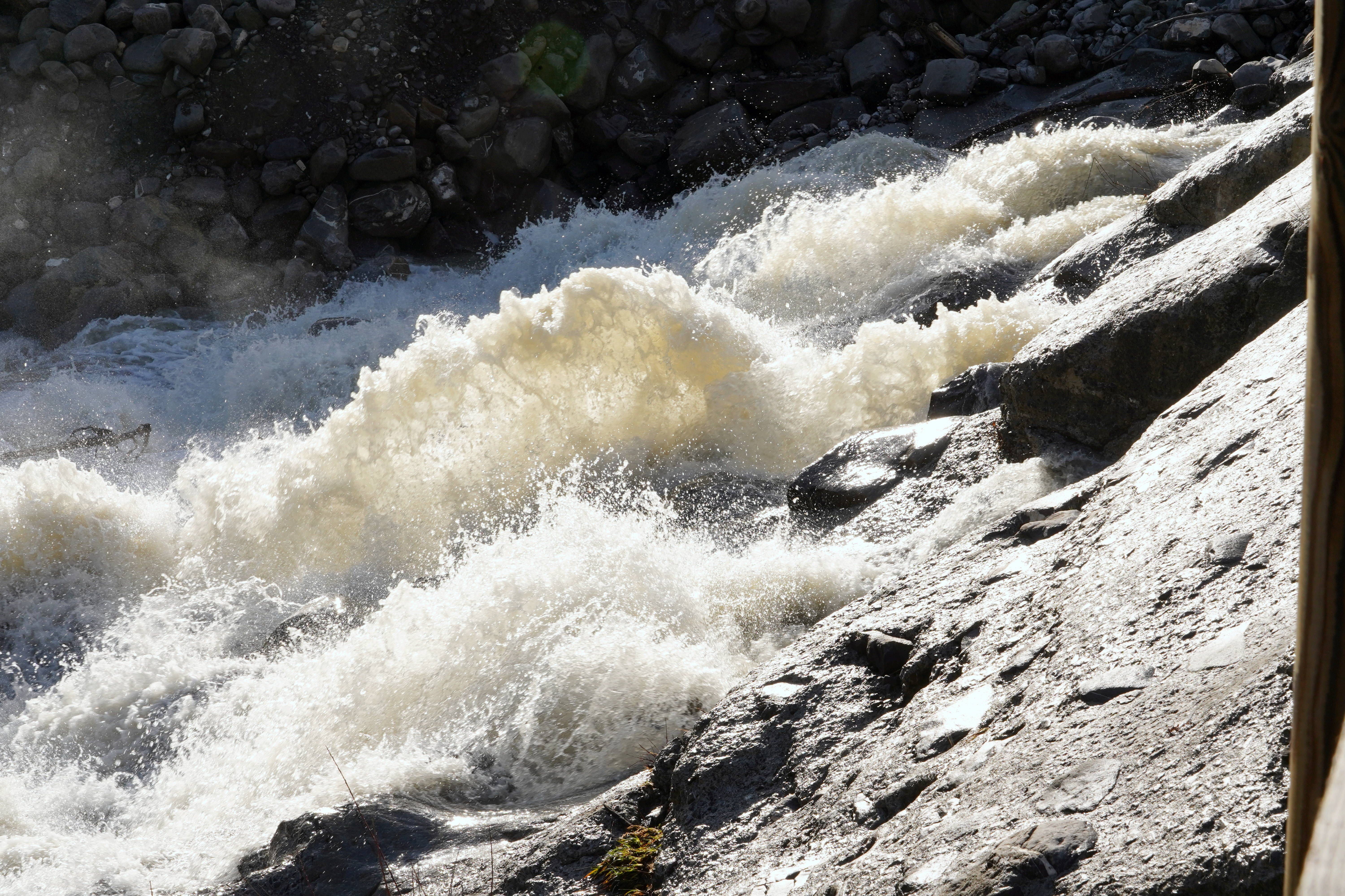 Bild vom Fluss Sarneraa im Kanton Obwalden