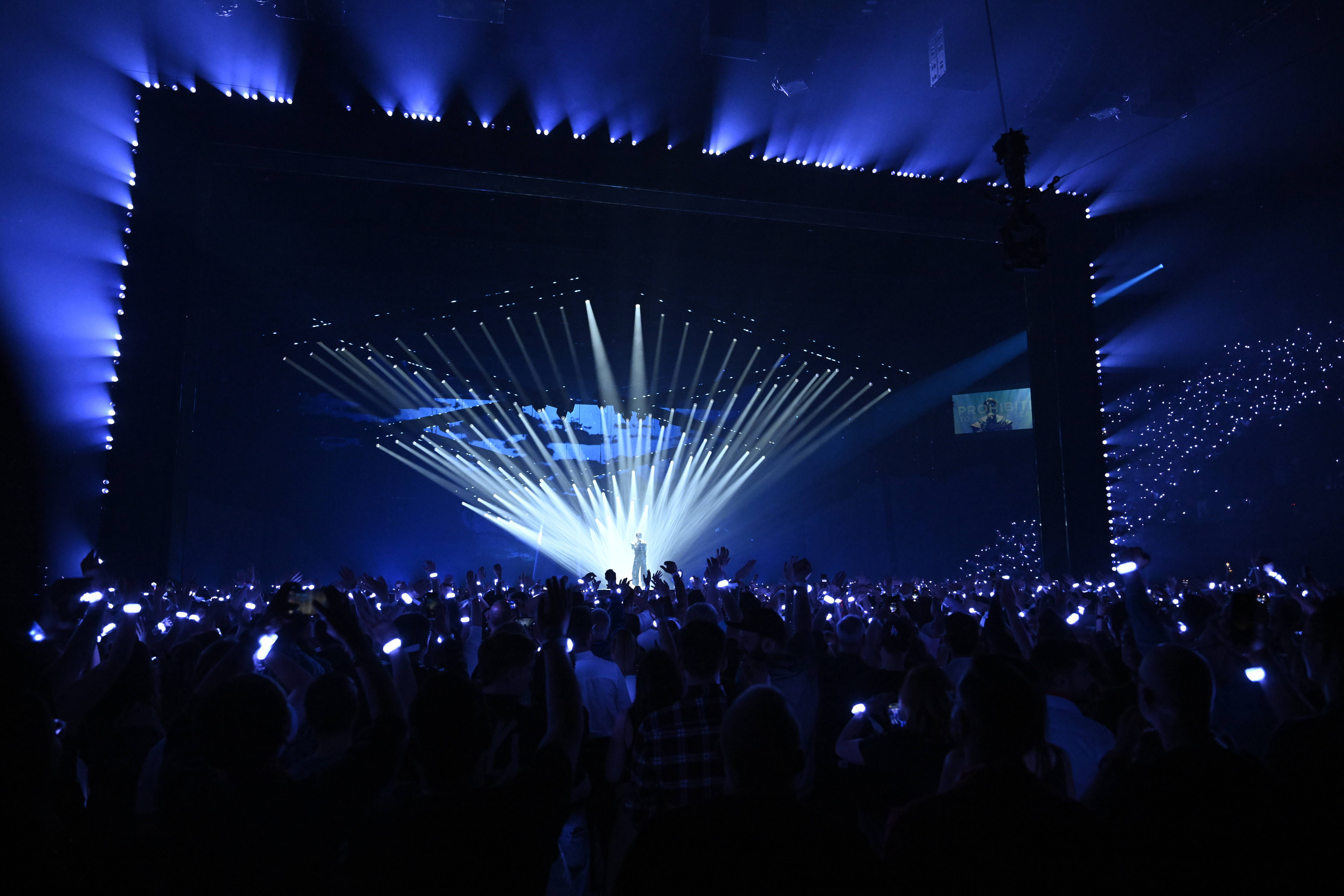 Für die Show in der Basler St. Jakobshalle werden nach Angaben der SRG ressourcenschonende Technik und wiederverwendbare Module genutzt. 