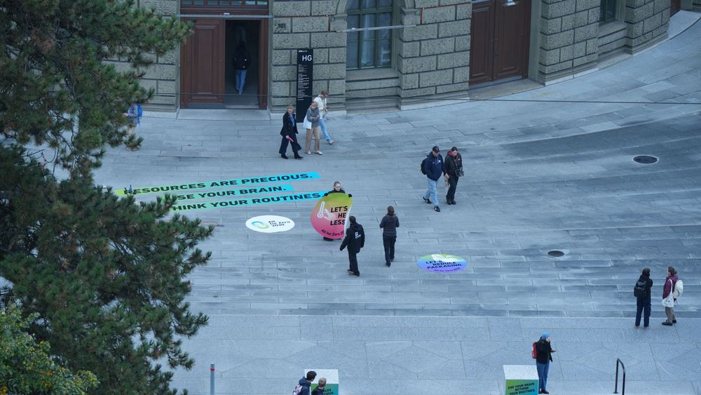 Der Eingang des ETH Hauptgebäudes in Zürich