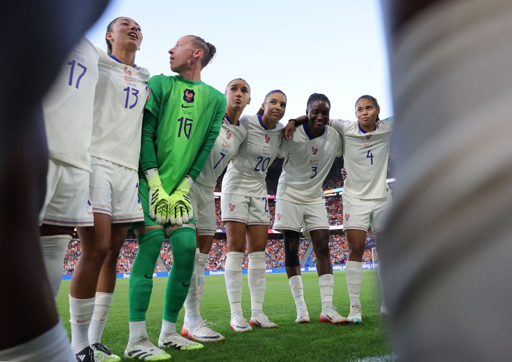 Les joueuses de l'équipe de France se rassemblent avant le match contre les Pays-Bas