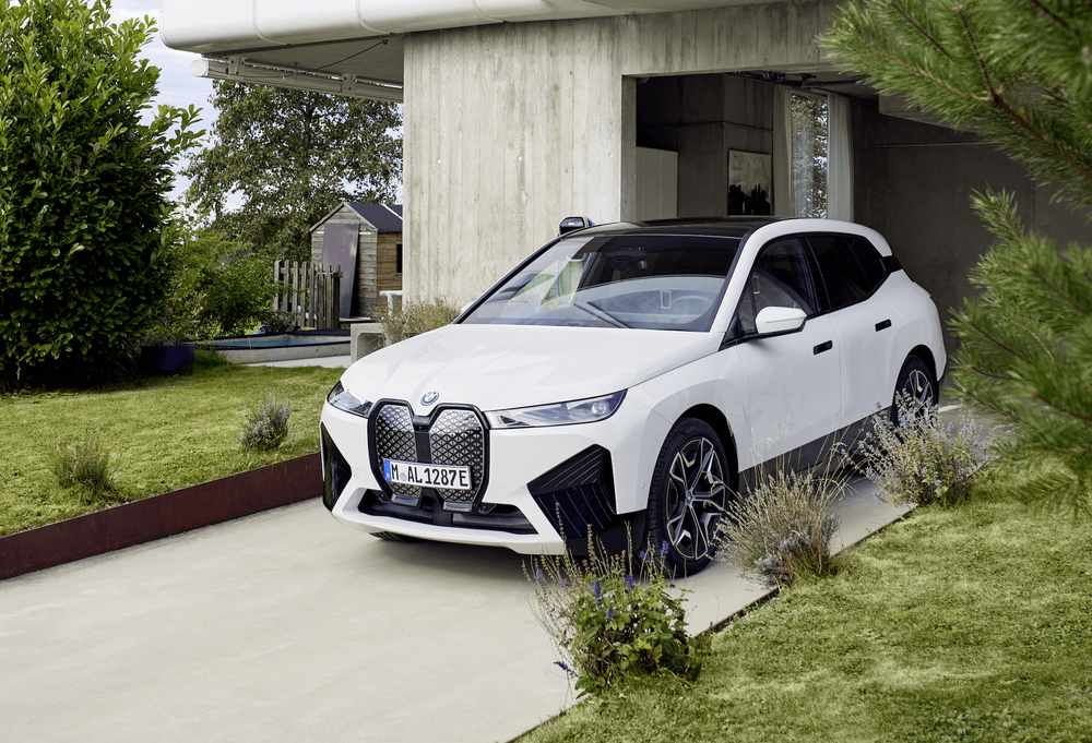 Entièrement électrique, la BMW iX montre le chemin de la durabilité. Photo: BMW