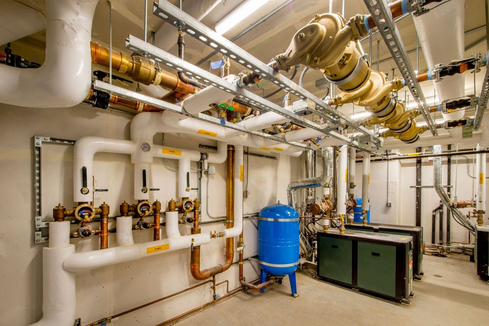 Die Heizzentrale der EPFL nutzt die Abwärme des Rechenzentrums zur Heizung von Gebäuden.