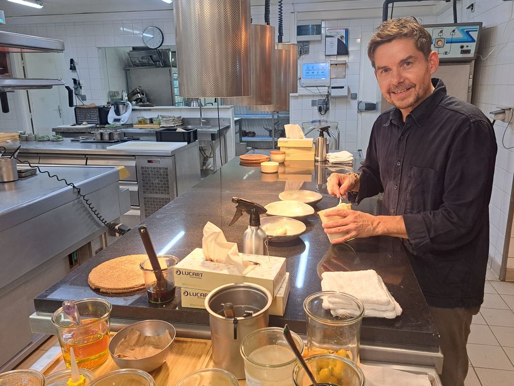 Nicolas Conraux in seiner Küche.