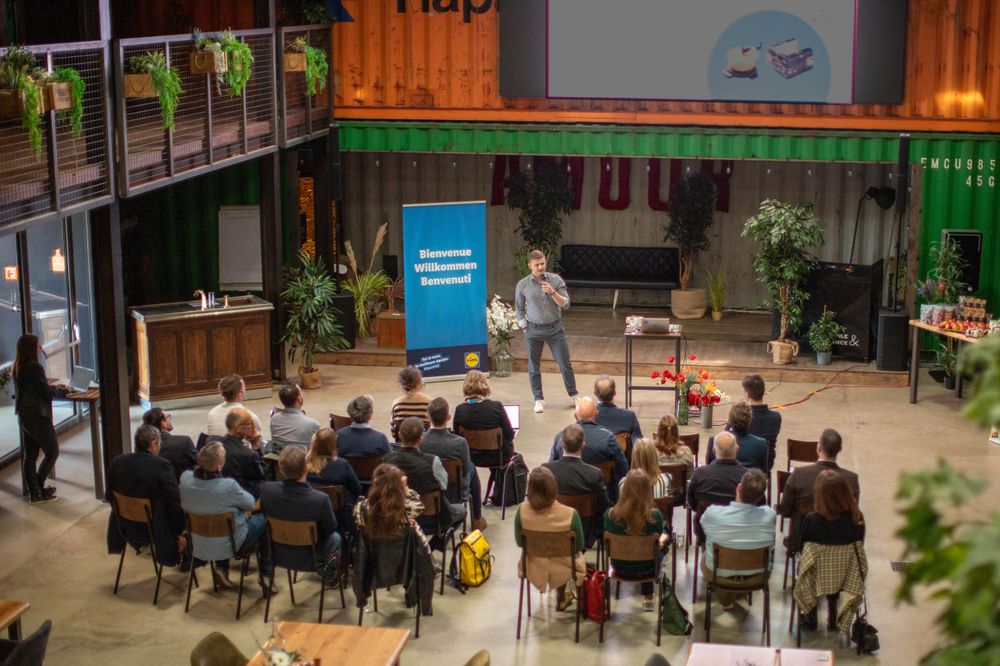 Samuel Villiger spricht am Lidl-Stakaeholder-Event in der Westschweiz im März 2026