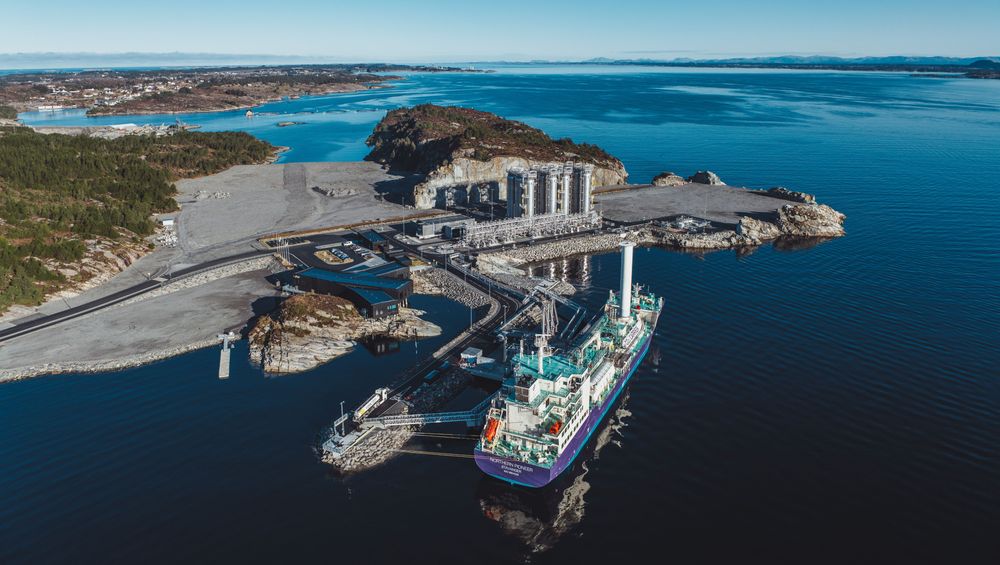 Die CO₂-Anlage «Northern Lights» in Øygarden an der norwegischen Küste mit Speicher- und Verladeinfrastruktur für abgeschiedenes Kohlendioxid.
