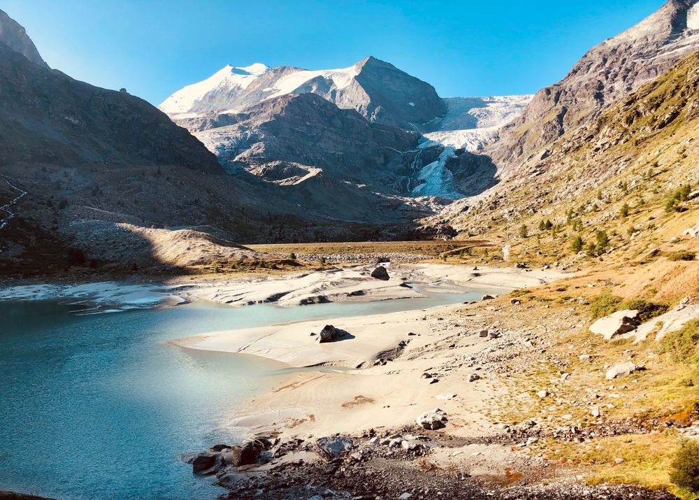 Wo einst ein Gletscher war, ist heute ein See. Überreste des Turtmanngletschers im Wallis.
