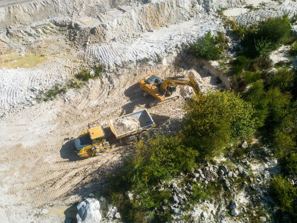 Lavori nella miniera di caolino in Alvernia, dove verrà estratto il litio. Immagine.