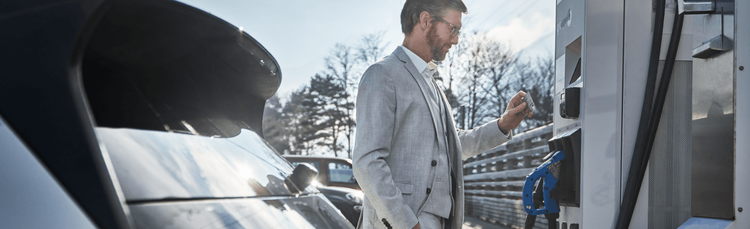 Trotz Energiekrise auf Elektrofahrzeuge setzen