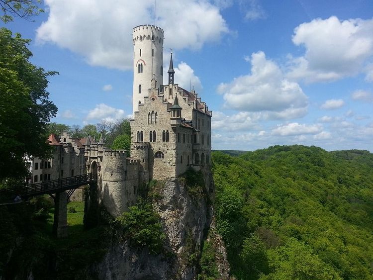 https://pixabay.com/photos/castle-lichtenstein-castle-2694027/
