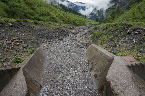 Der Gufelbach im Weisstannental (SG) nach der Ableitung zur Wasserkraftnutzung.