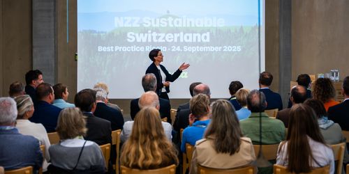 Präsentation beim Firmenbesuch bei Ricola