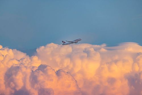 Über den Wolken: 25 Millionen Personen starteten im Jahr 2025 von Schweizer Flughäfen.